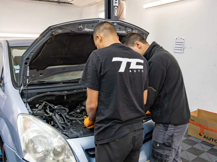 Réparation mécanique et carrosserie de toutes marques de voitures